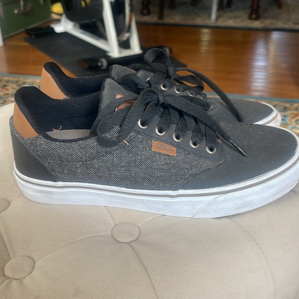 Vans - Picture 4 of 5